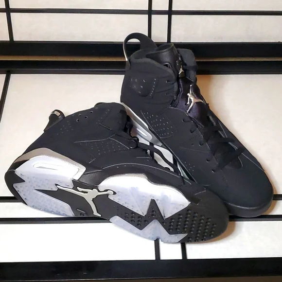 Jordan Shoes Brand New Never Worn Air Jordan Retro Black